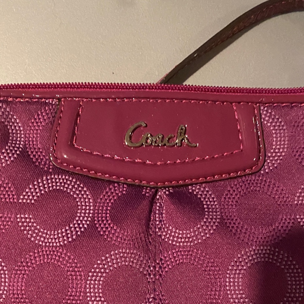 Coach Magenta Circle Pattern Wristlet - Picture 2 of 6